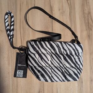 Vee Collective Porter Clutch Crossbody  Zebra NWT